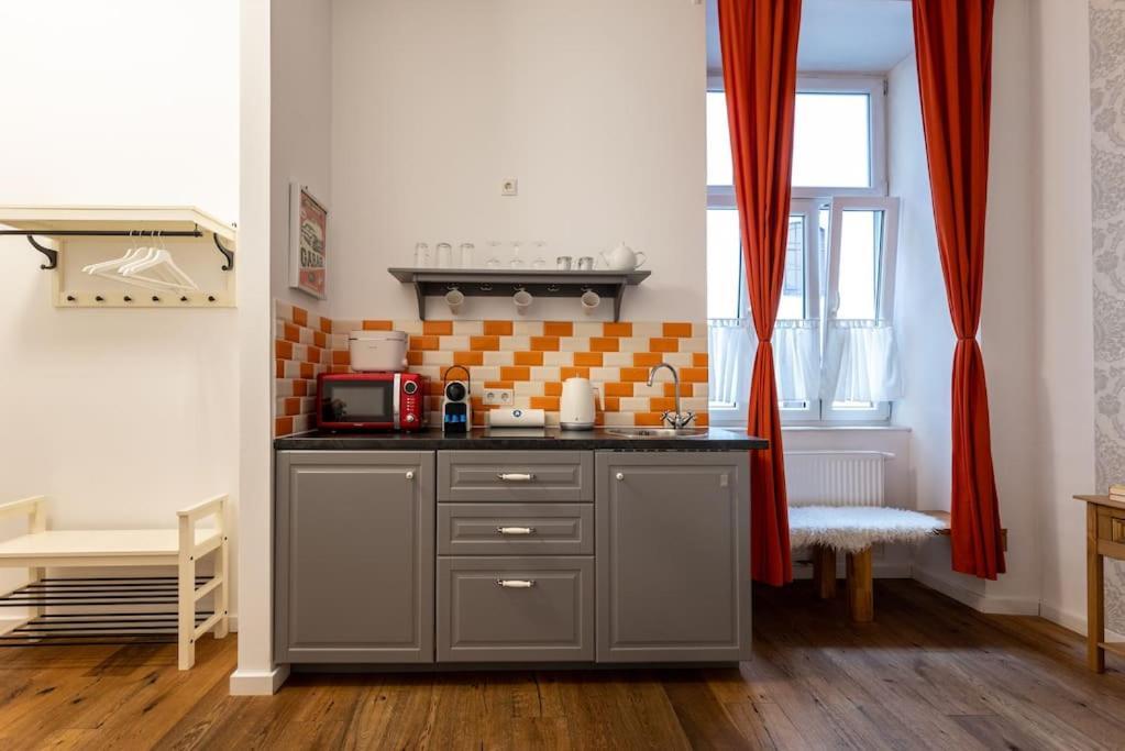 Compact Studio Near Center By Hm Vienna Exterior photo